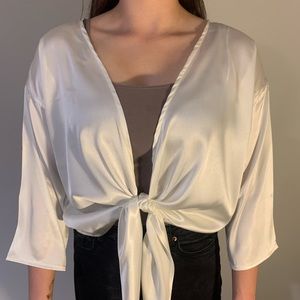 FLOWY WHITE TIE FRONT BLOUSE